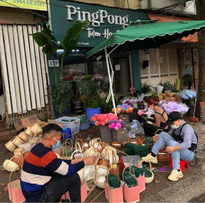 thi truong qua tang mong 8 3 khach vang nhieu mat hang tang gia hinh 2
