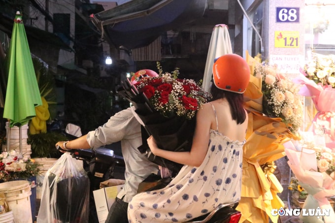 tphcm can ngay 8 3 gia hoa tang gap 3 van dong nghet nguoi mua hinh 3