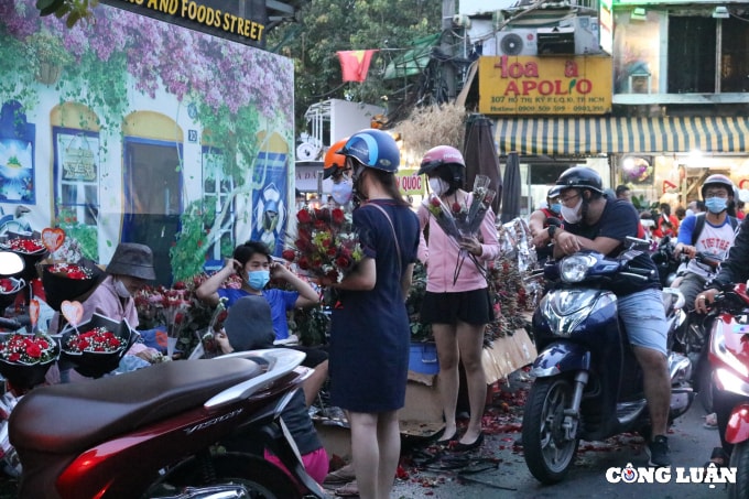 tphcm can ngay 8 3 gia hoa tang gap 3 van dong nghet nguoi mua hinh 13