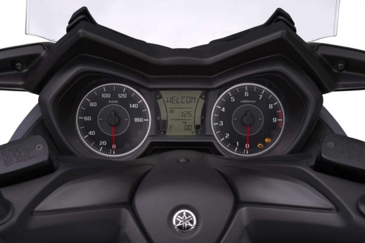 yamaha x max 250 2022 ra mat tai malaysia gia ban gan 120 trieu dong hinh 8