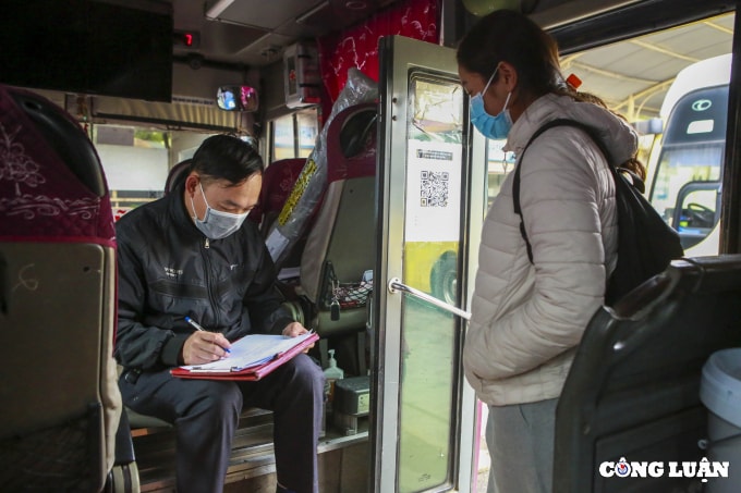 ha noi xe khach taxi khong tang gia cuoc cao hon muc gia ke khai hinh 1