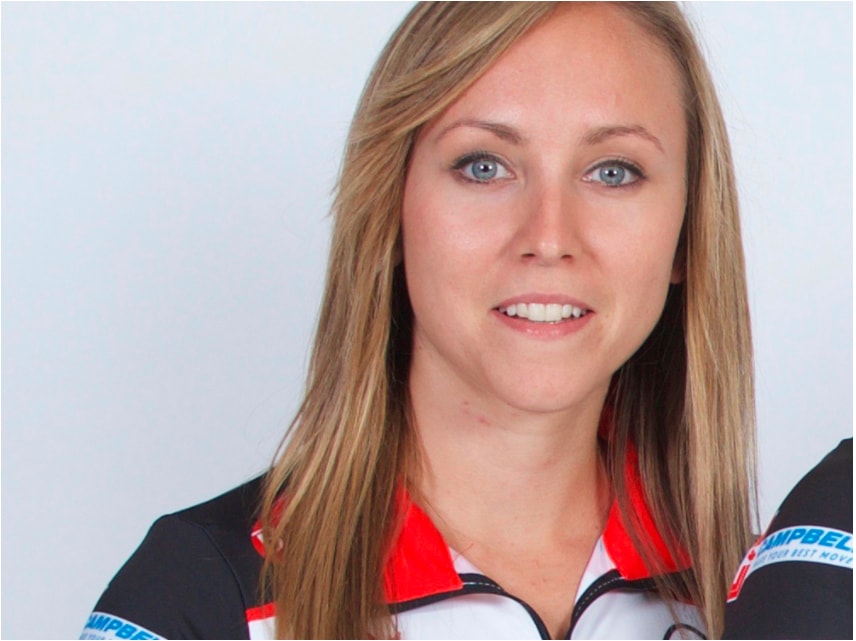 nhan sac xinh dep cua vdv curling nguoi canada rachel homan hinh 1