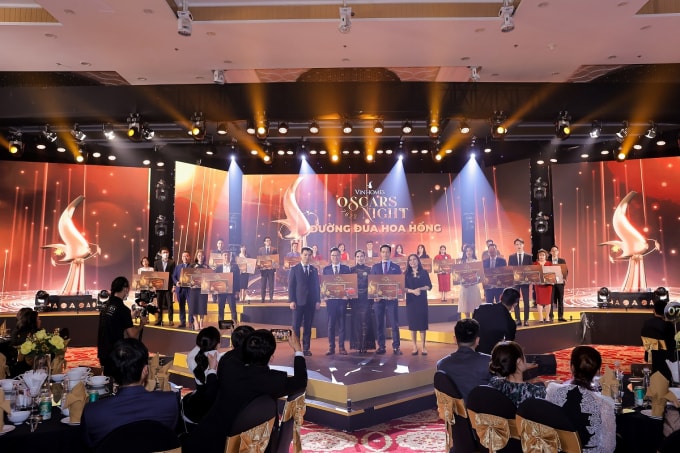 vinhomes oscars night vinh danh nhung dai ly bat dong san xuat sac nhat khu vuc ha noi hinh 3