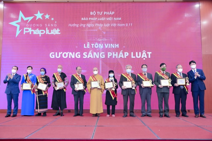 co vu lan toa tinh than thuong ton phap luat hinh 3