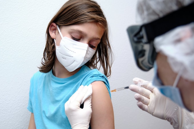 vi sao tre em tu 5 den 11 tuoi nen tiem vaccine hinh 1