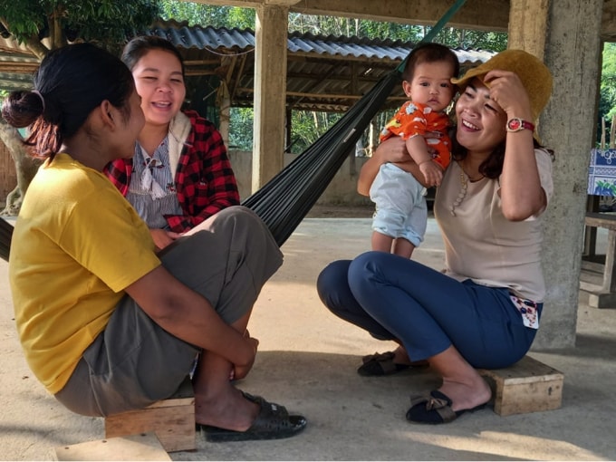 nu truong ban giau nghi luc cua dong bao chut duoi chan nui ka day hinh 1