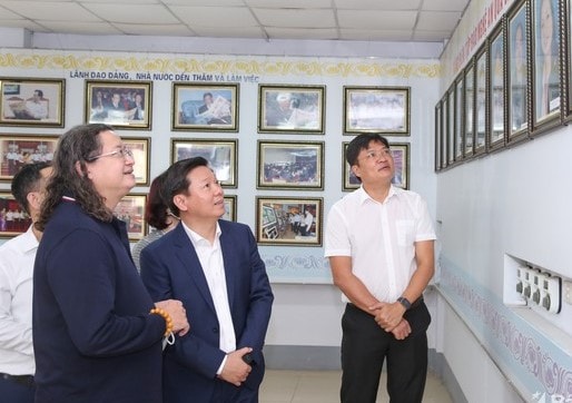 doan cong tac ban tuyen giao trung uong tham lam viec voi bao nghe an hinh 2