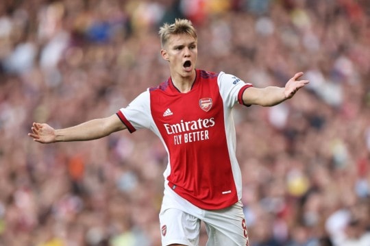 martin odegaard nguoi giup arsenal thang hoa tai ngoai hang anh hinh 2