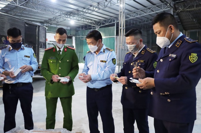 ha noi phat hien lo kit test nhanh khong ro nguon goc cuc lon tri gia 10 ty dong hinh 1