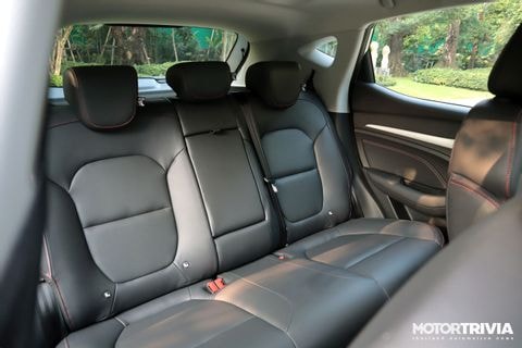 mg zs 2022 phien ban chay dien ra mat tai thai lan co 2 phien ban va 5 tuy chon mau ngoai that hinh 3