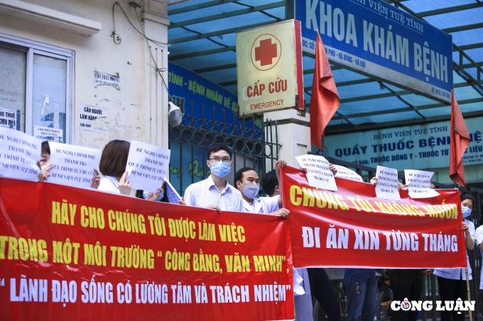 ha noi gan 70 nhan vien y te benh vien tue tinh lai xuong duong cau cuu hinh 9