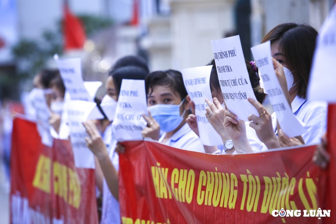 ha noi gan 70 nhan vien y te benh vien tue tinh lai xuong duong cau cuu hinh 5