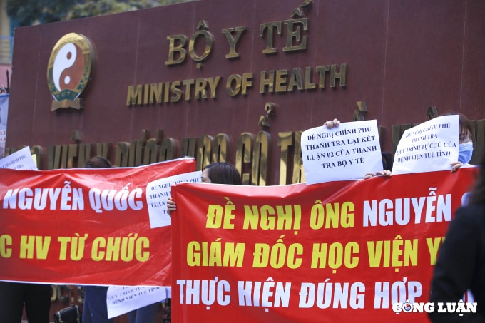 ha noi gan 70 nhan vien y te benh vien tue tinh lai xuong duong cau cuu hinh 3