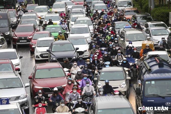 ha noi nhieu tuyen duong un tac gio cao diem sang nay do mua lon hinh 3