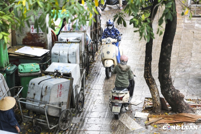 ha noi nhieu tuyen duong un tac gio cao diem sang nay do mua lon hinh 4