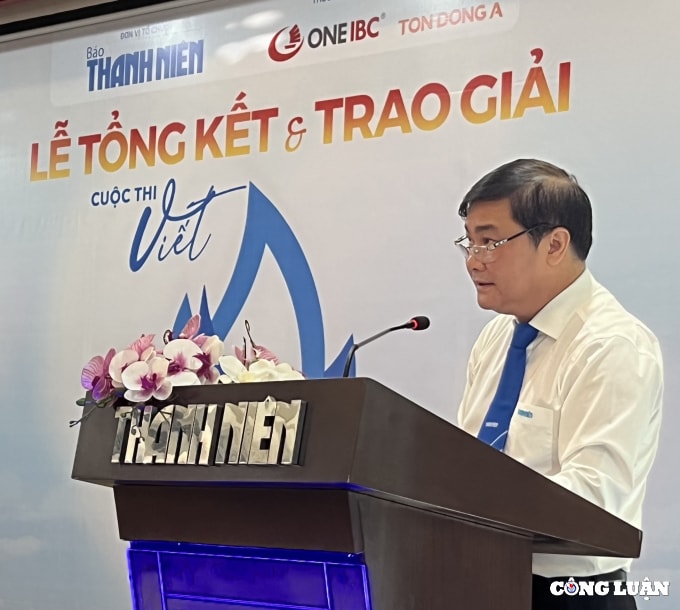 bao thanh nien trao giai va tong ket cuoc thi viet chu de song dep hinh 2