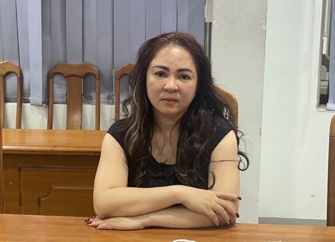 dien bien moi vu ca si vy oanh to giac ba nguyen phuong hang hinh 2