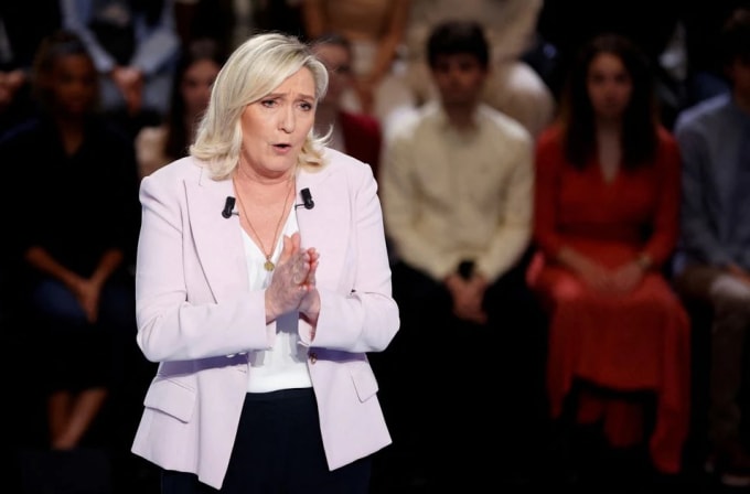 ung cu vien tong thong phap marine le pen bi la o o guadeloupe hinh 1