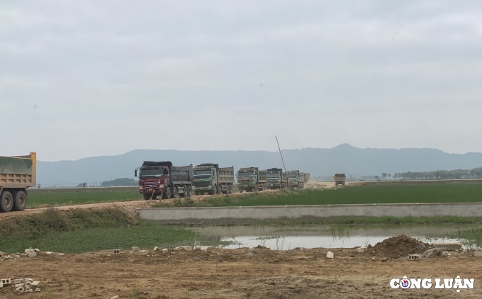 thanh hoa xe qua kho qua tai ram rap tren quoc lo hinh 3