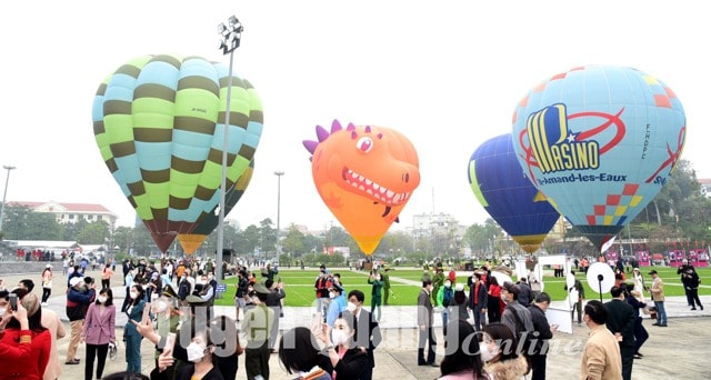 le hoi khinh khi cau tuyen quang duoc cong nhan lon nhat viet nam hinh 3