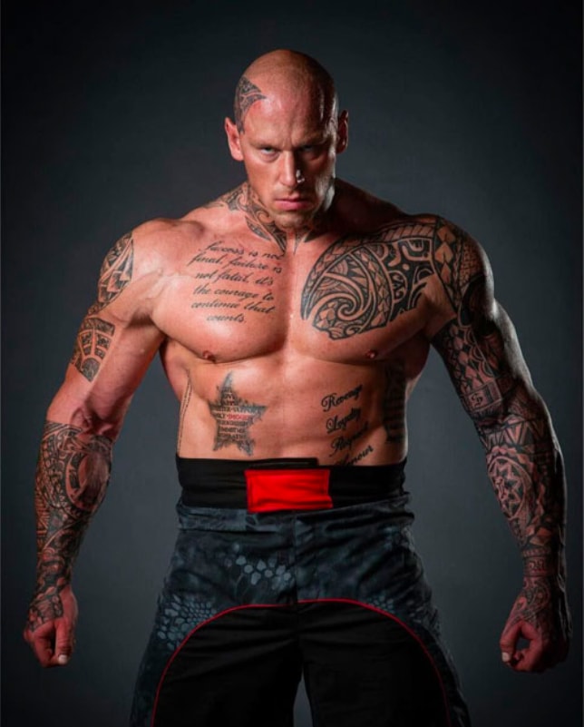 quai vat martyn ford tu tin ha guc nguoi khong lo xanh iran trong tich tac hinh 4