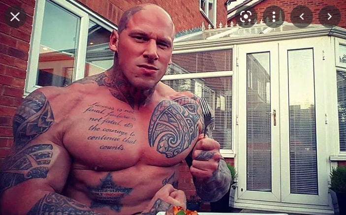 quai vat martyn ford tu tin ha guc nguoi khong lo xanh iran trong tich tac hinh 5