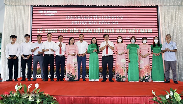 dong nai trao the hoi vien hoi nha bao viet nam giai doan 2021 2026 hinh 1