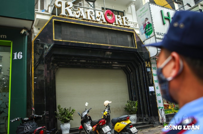 karaoke bar o ha noi da den luc mo lai hinh 1