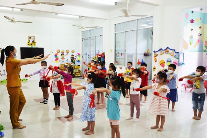 chu tich hoi huyet hoc va truyen mau viet nam da den luc ha noi cho tat ca hoc sinh di hoc tro lai hinh 1