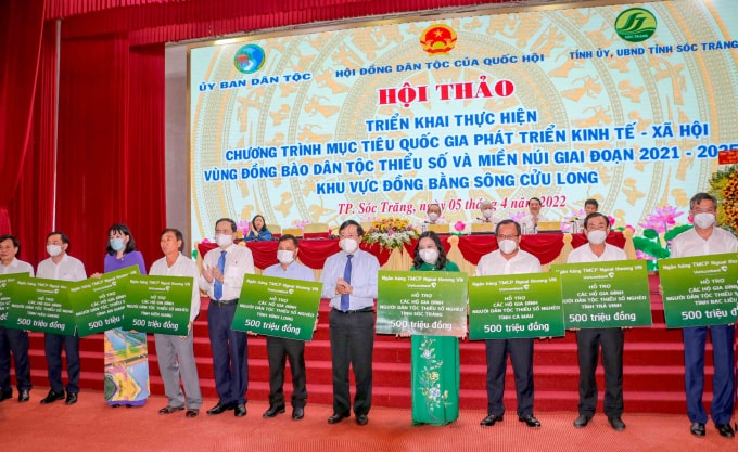 vietcombank ho tro cac ho gia dinh nguoi dan toc thieu so ngheo tai 9 tinh dbscl hinh 1