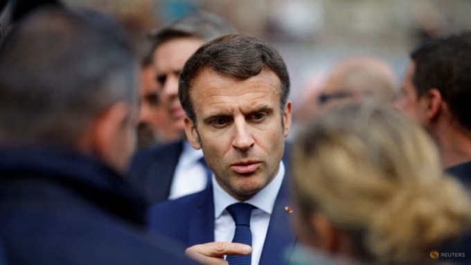 bau cu phap ong macron tim cach tang toc truoc su bam sat cua ba le pen hinh 2
