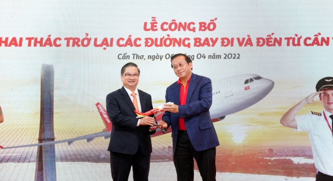 don he ruc ro vietjet chao don 10 duong bay den va di tu can tho hinh 2