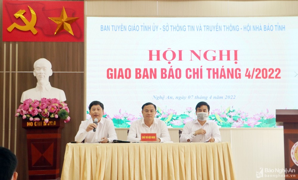nghiem tuc thuc hien quy tac su dung mang xa hoi cua nguoi lam bao hinh 1
