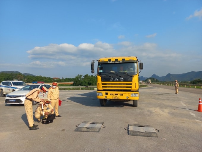quang binh tang cuong xu ly xe qua kho qua tai coi noi thanh thung hinh 1