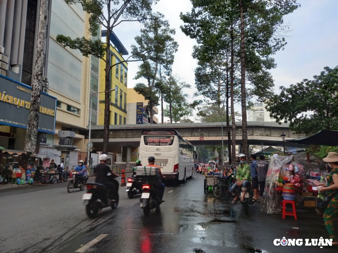 tp hcm muon kieu phan chia via he cua nguoi di bo de lam bai giu xe hinh 2