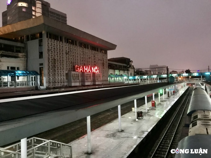 duong sat chay lai hang ngay nhieu tau khach tren cac tuyen phia bac hinh 1