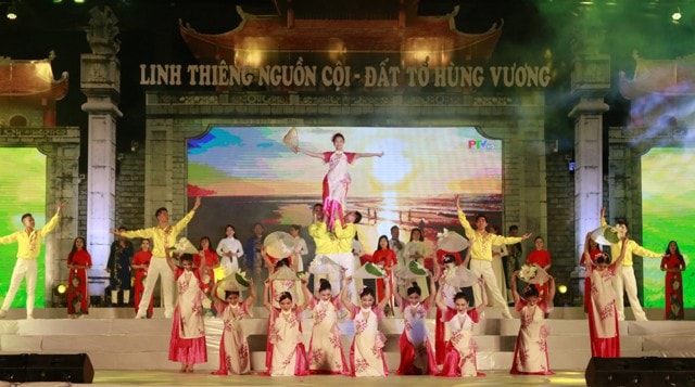 dac sac chuong trinh nghe thuat linh thieng nguon coi  dat to hung vuong hinh 3