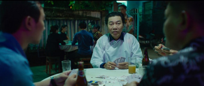 dem toi ruc ro cua nha uyen  aaron gay cam xuc manh sau khi cong chieu hinh 8