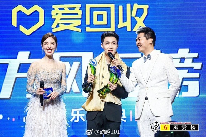 lay bien su kien 10 nam cua exo thanh con phan no trong cong dong fan hinh 2