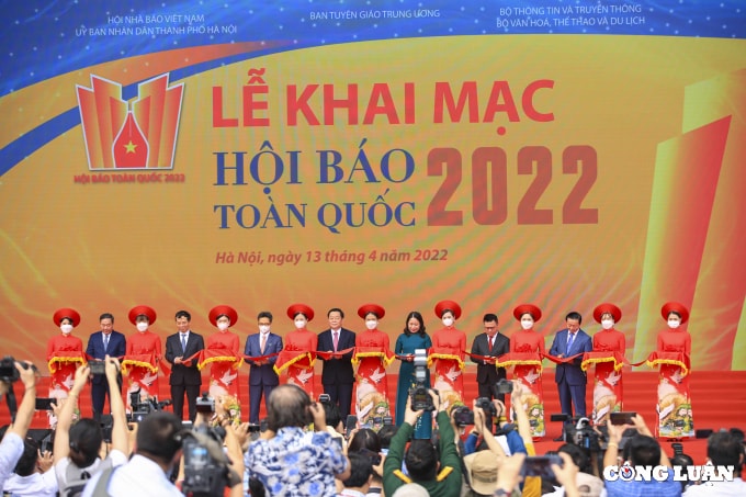 nhung hinh anh an tuong ngay dau tien khai mac hoi bao toan quoc 2022 hinh 3
