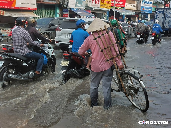 duong sa tp hcm ngap nang sau con mua lon hinh 4