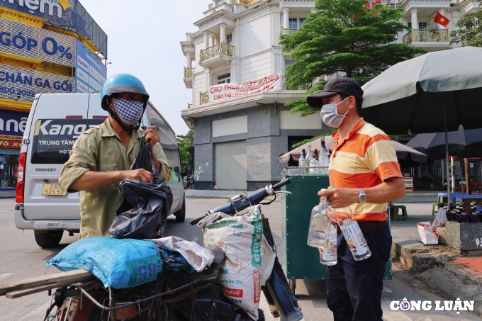 nghe buon vo chai ruou tay mua cua nguoi chan ban cho nguoi can hinh 1