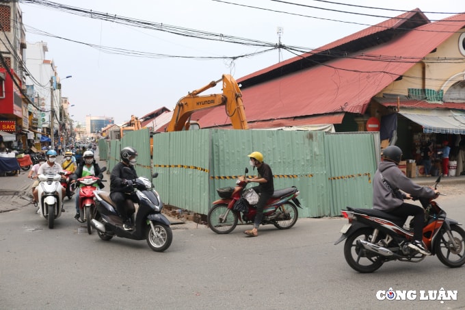 tp hcm lo cot i ach ca nam dan than kho vi khong the lam an hinh 6