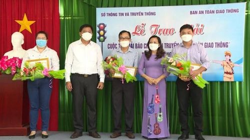 phat dong giai bao chi tuyen truyen an toan giao thong nam 2022 hinh 1