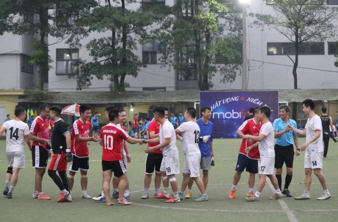 thong tan xa viet nam vo dich giai bong da cup nha bao va cong luan lan i hinh 2
