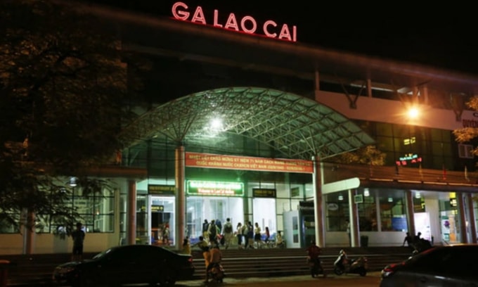chay lai doi tau khach ha noi lao cai phuc vu khach du lich sa pa cuoi tuan hinh 1