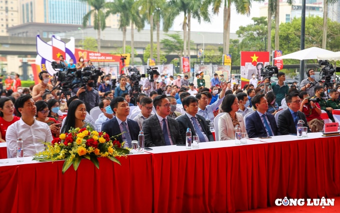 be mac hoi bao toan quoc 2022 bao nha bao va cong luan doat giai b bia bao tet an tuong hinh 11