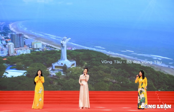 gala tieng hat nguoi lam bao nang cao doi song van hoa tinh than cho nguoi lam bao ca nuoc hinh 12
