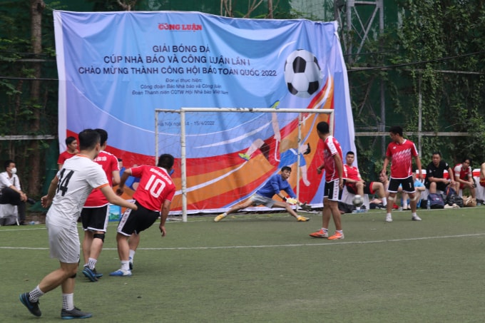 thong tan xa viet nam vo dich giai bong da cup nha bao va cong luan lan i hinh 13