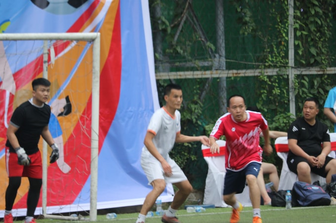 thong tan xa viet nam vo dich giai bong da cup nha bao va cong luan lan i hinh 10